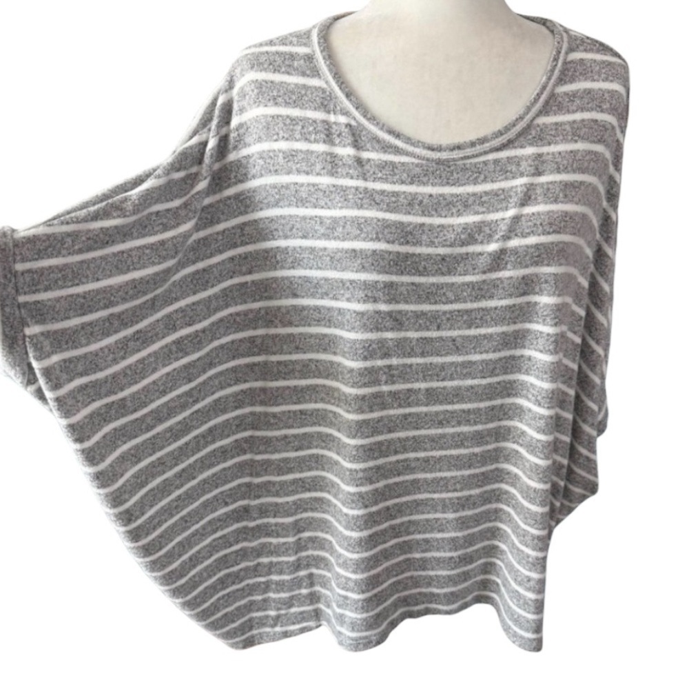 Andrée by Unit Heather Gray and White Knit Top PTP 40 - Picture 6 of 8